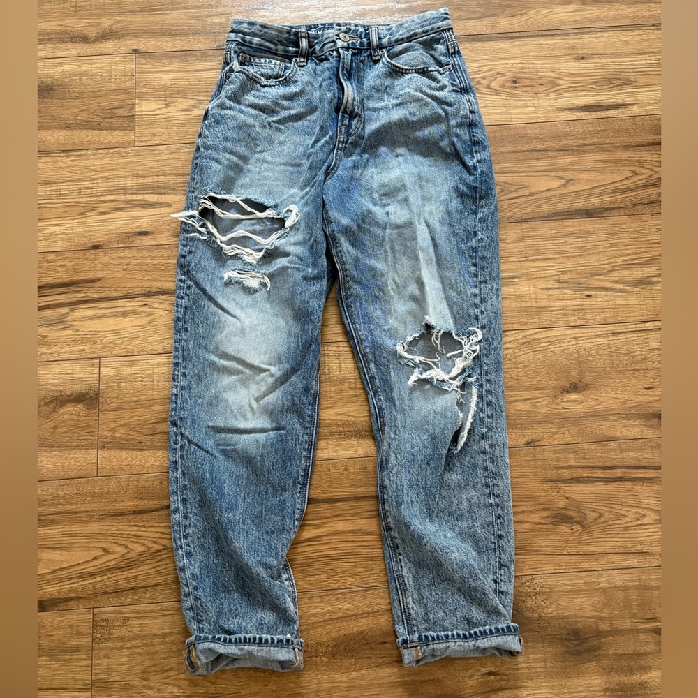 Women’s American Eagle Outfitters Distressed Mom Jeans